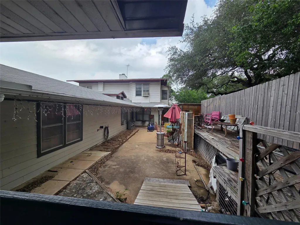 25408 Cove Drive Spicewood TX 78669