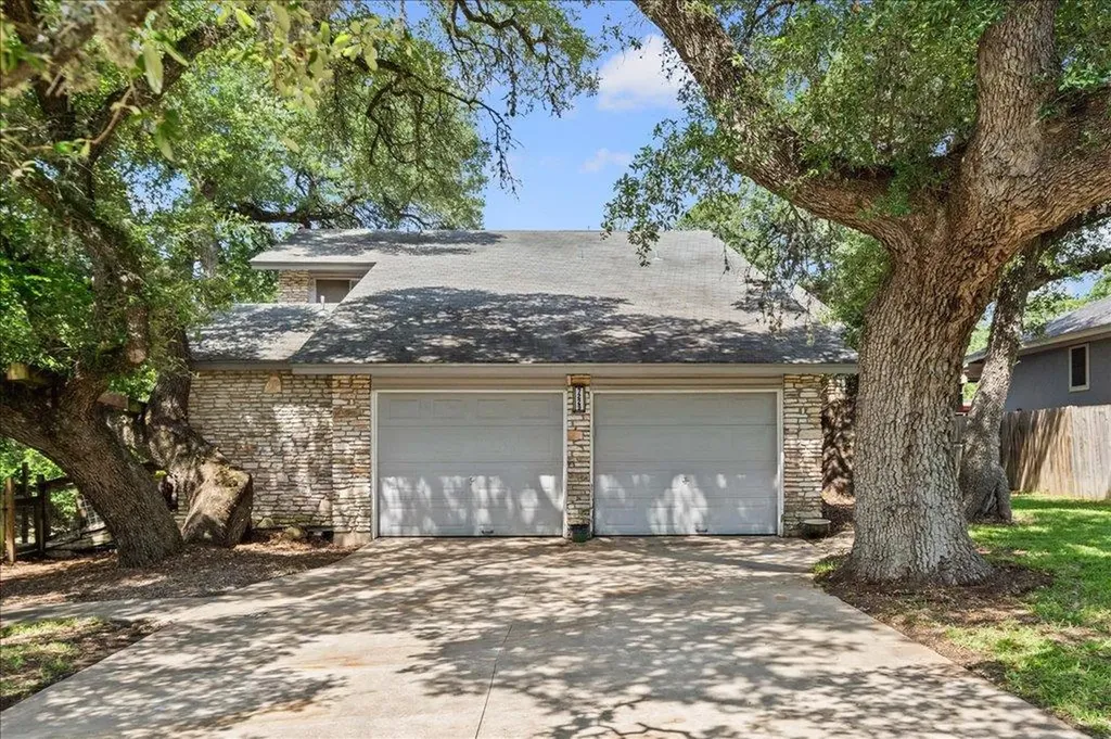 7229 S Brook Drive Austin TX 78736