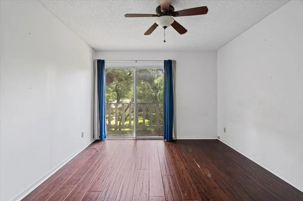 7229 S Brook Drive Austin TX 78736