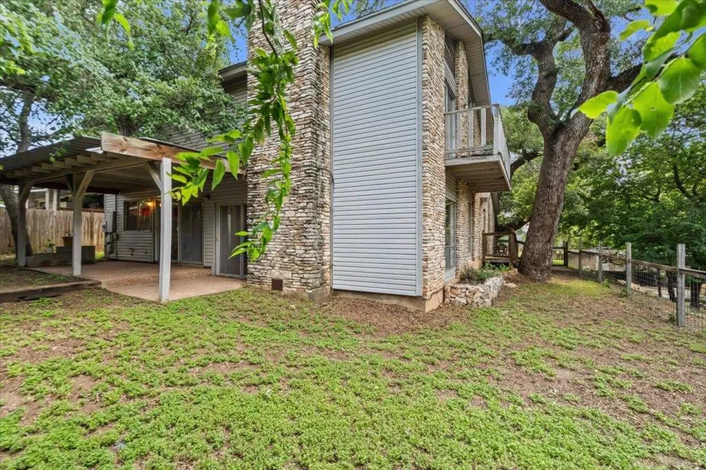 7229 S Brook Drive Austin TX 78736