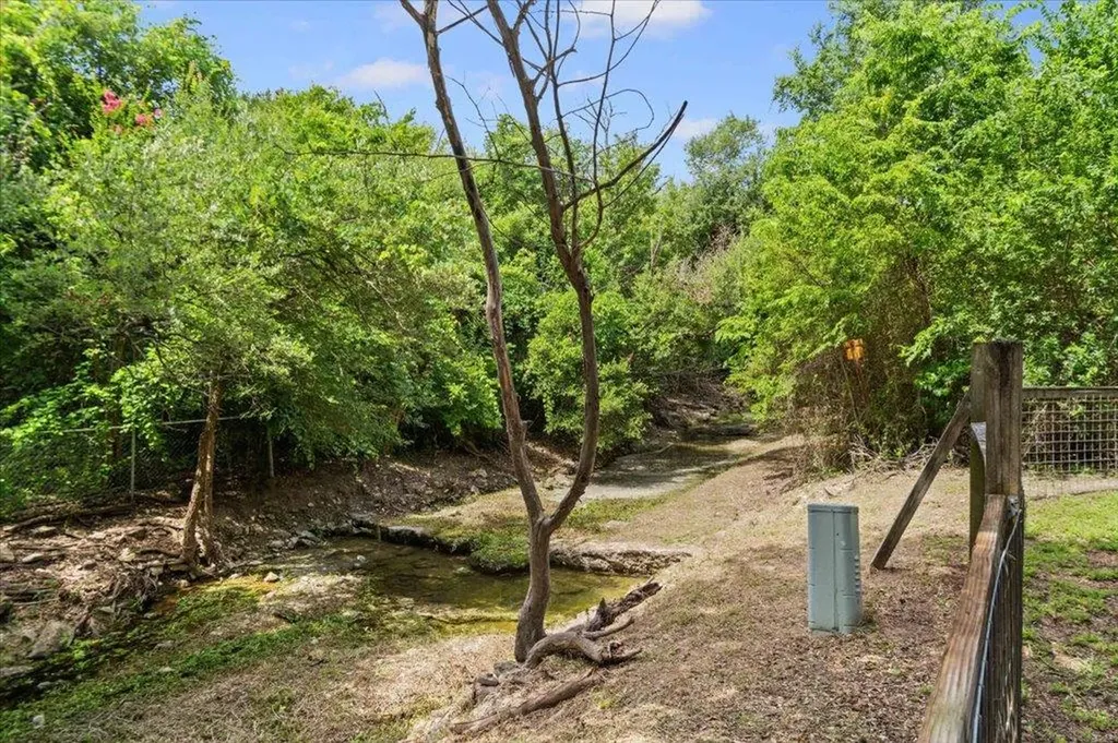 7229 S Brook Drive Austin TX 78736