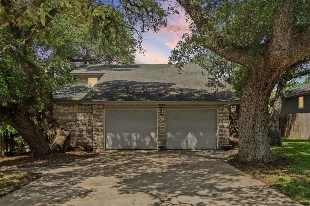7229 S Brook Drive Austin TX 78736