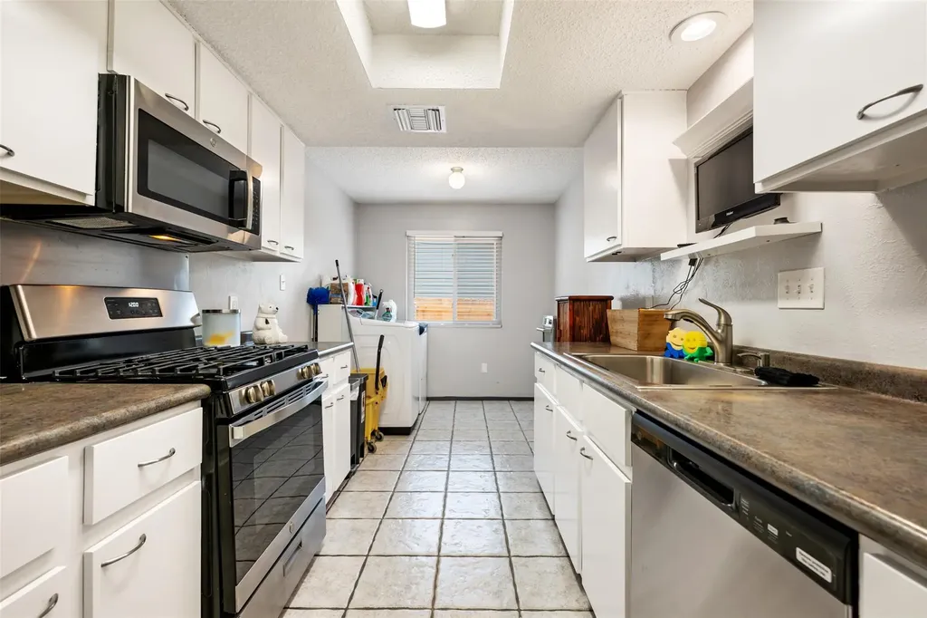 7805 Wakefield Drive Austin TX 78749