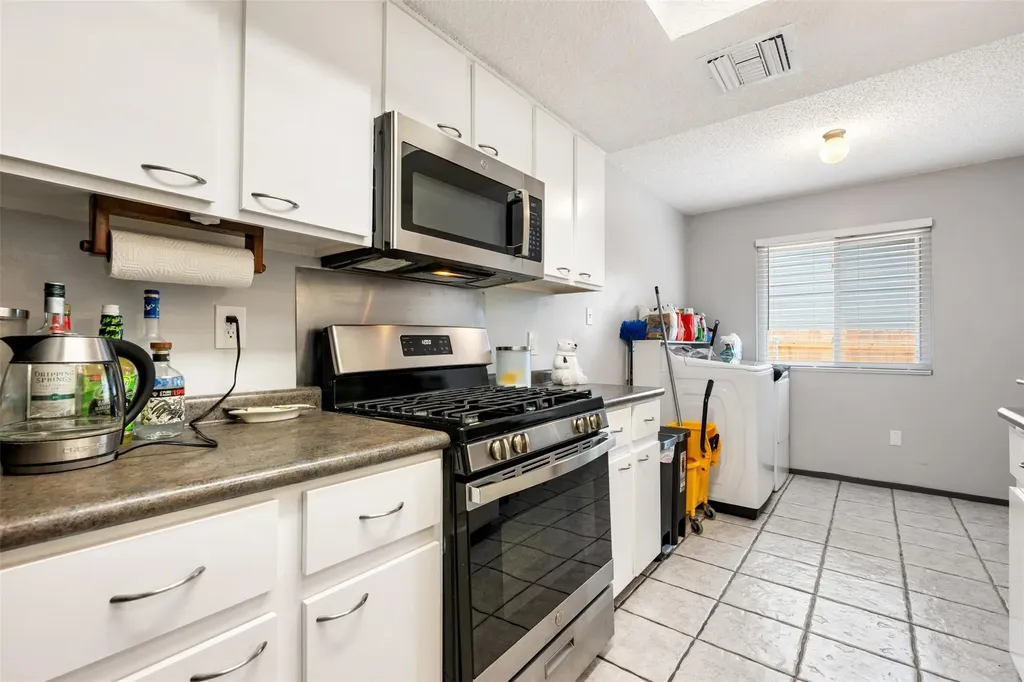 7805 Wakefield Drive Austin TX 78749