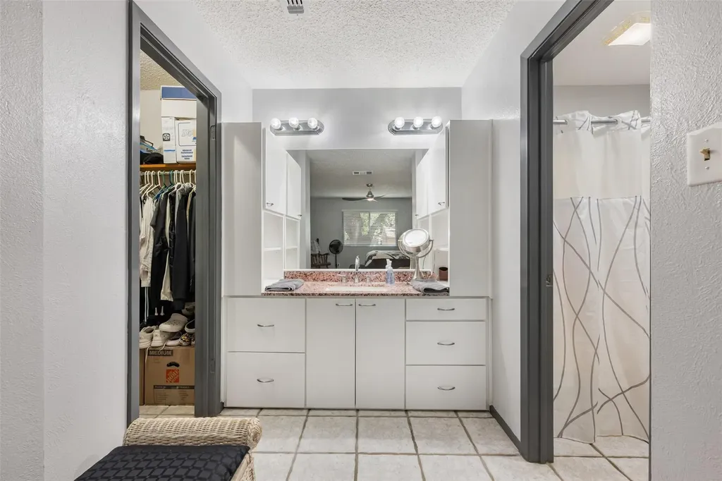 7805 Wakefield Drive Austin TX 78749
