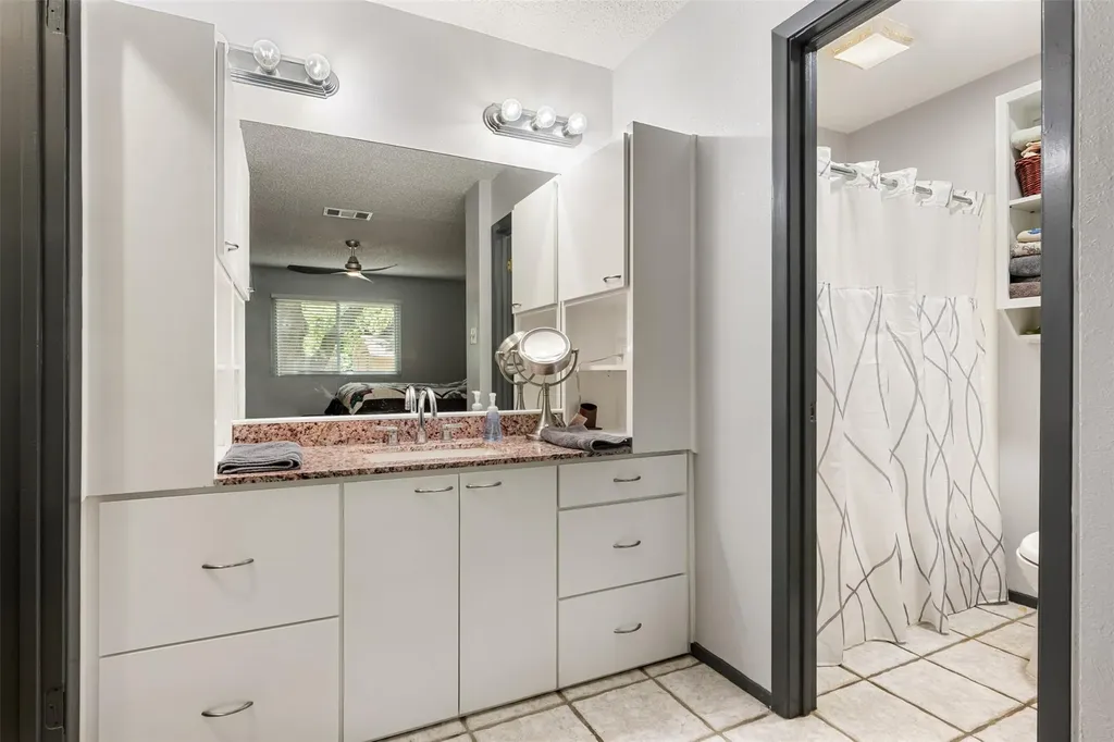 7805 Wakefield Drive Austin TX 78749