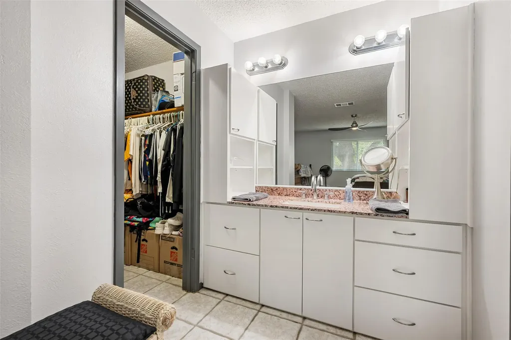 7805 Wakefield Drive Austin TX 78749