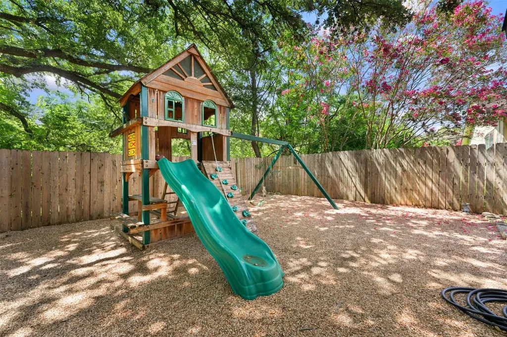 7805 Wakefield Drive Austin TX 78749