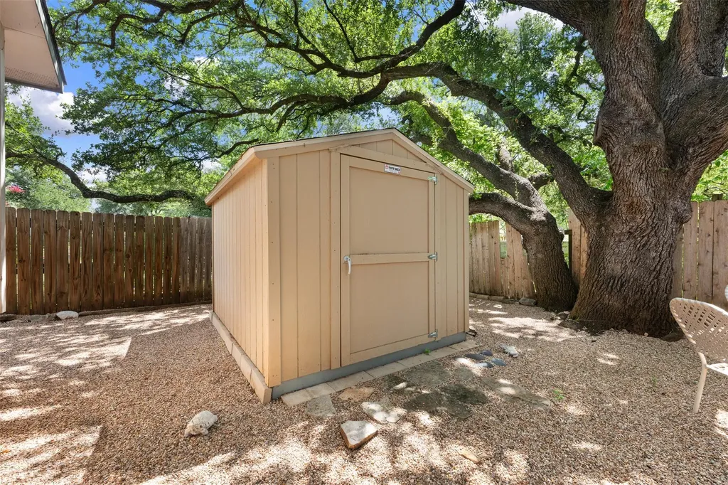 7805 Wakefield Drive Austin TX 78749
