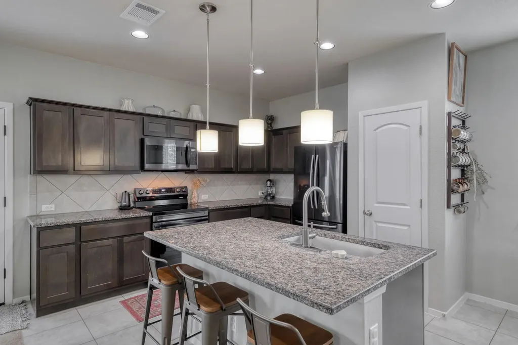 109 Saranac Drive Elgin TX 78621