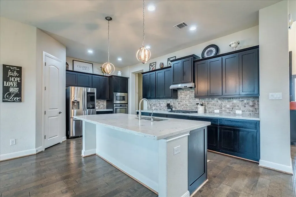 2204 Camino Alemeda Lane Leander TX 78641