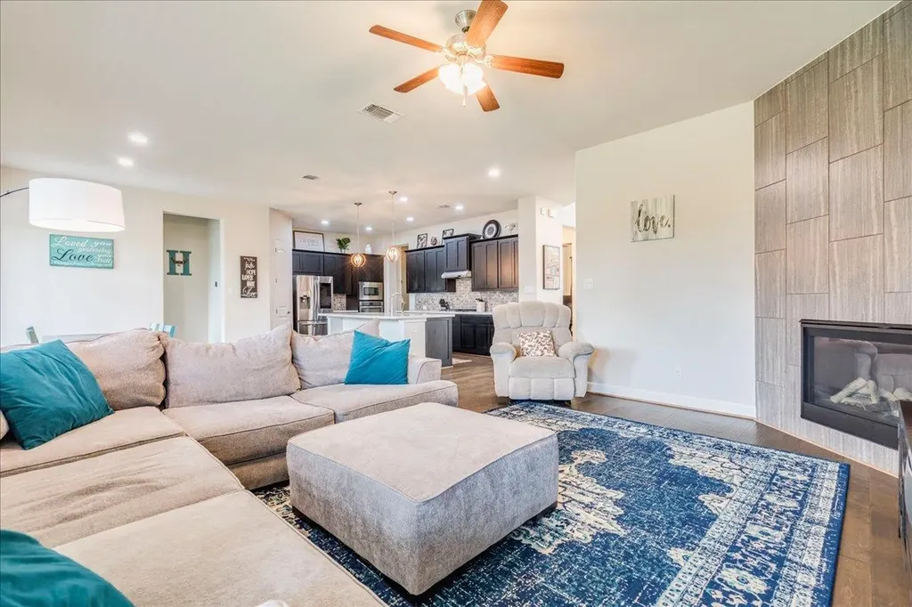 2204 Camino Alemeda Lane Leander TX 78641