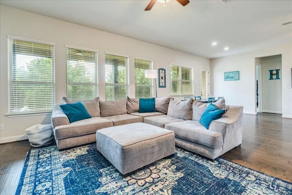 2204 Camino Alemeda Lane Leander TX 78641