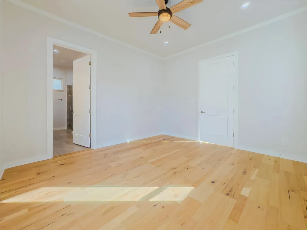 2404 Bruin Drive Spicewood TX 78669
