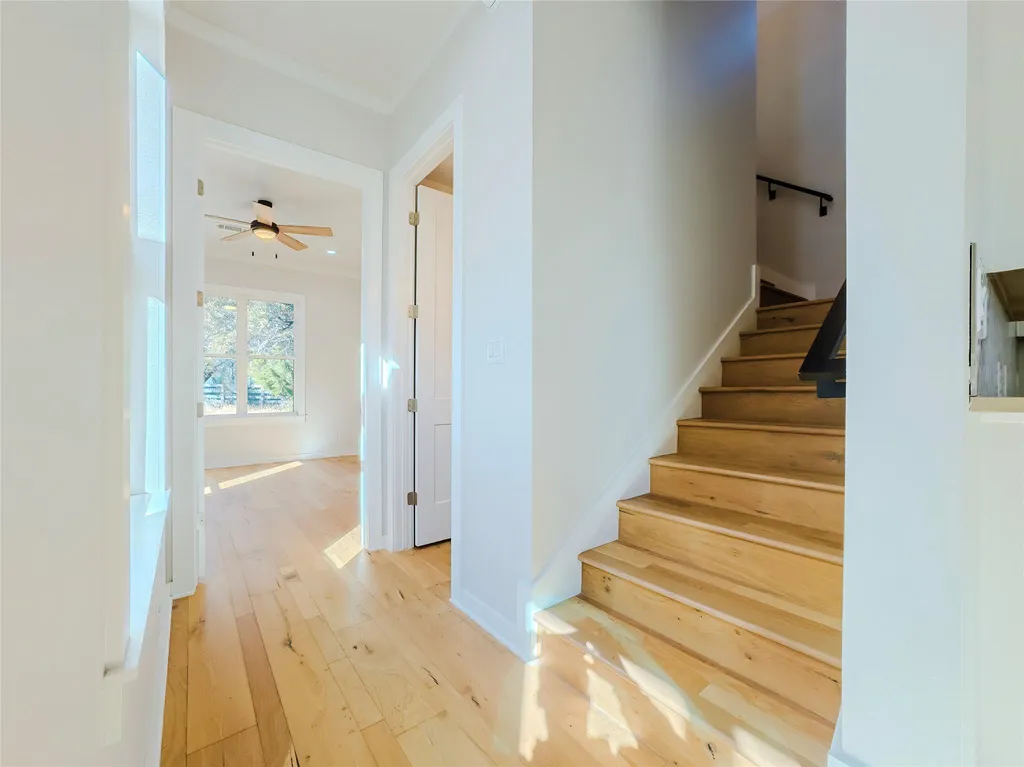 2404 Bruin Drive Spicewood TX 78669