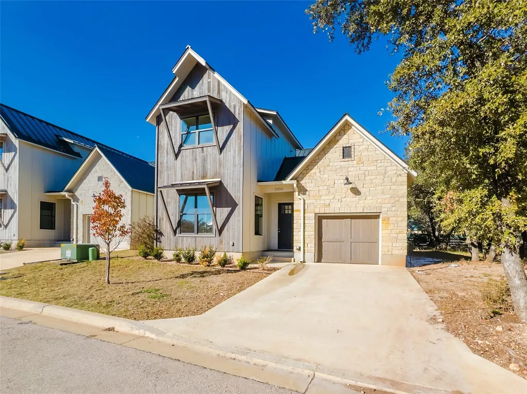 2404 Bruin Drive Spicewood TX 78669