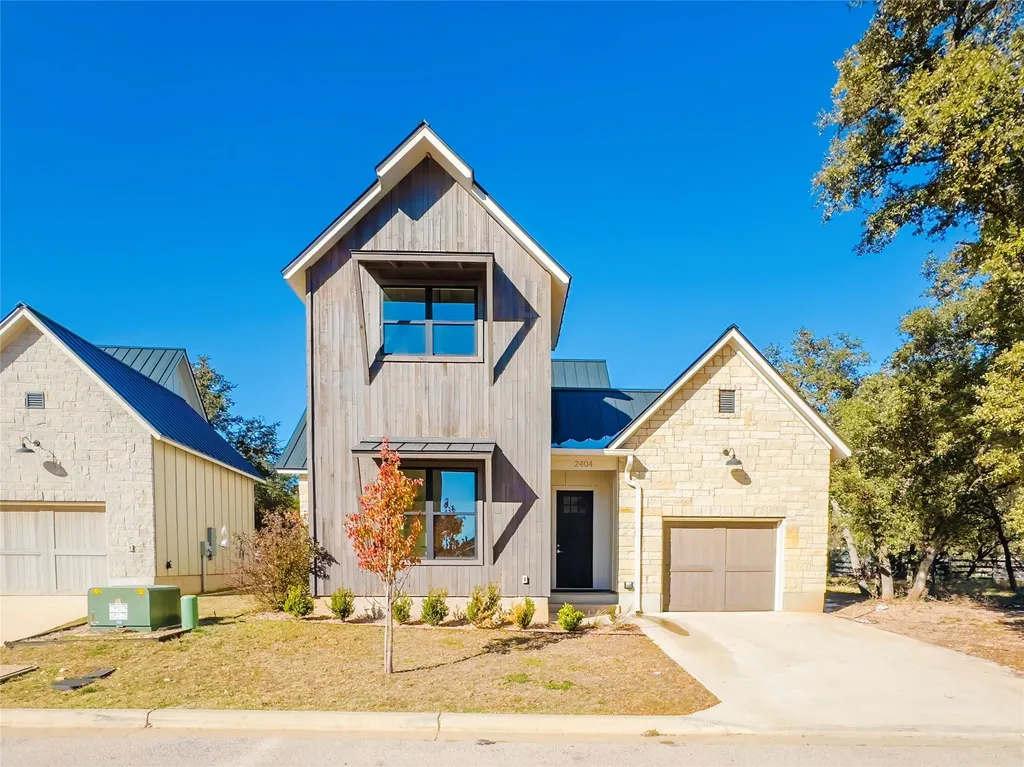 2404 Bruin Drive Spicewood TX 78669