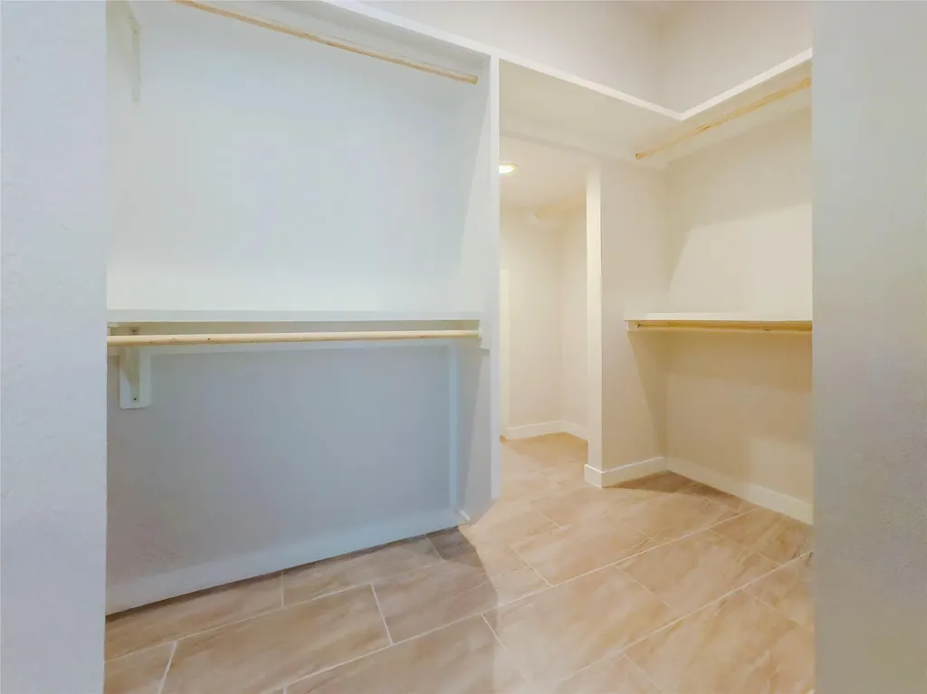 2404 Bruin Drive Spicewood TX 78669