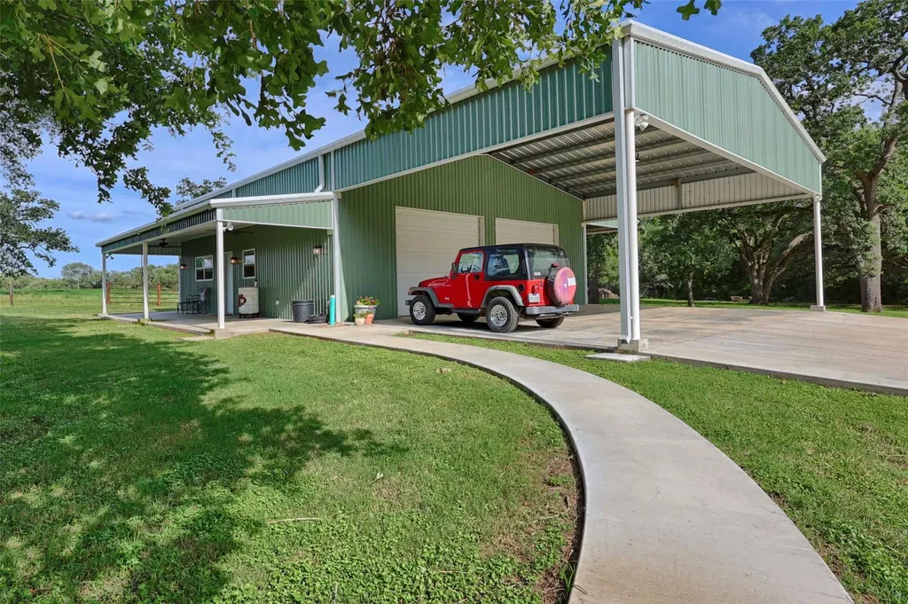 3545 E I 10 Frontage Road Schulenburg TX 78956