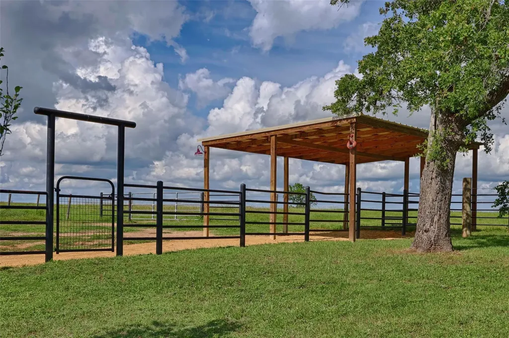 3545 E I 10 Frontage Road Schulenburg TX 78956