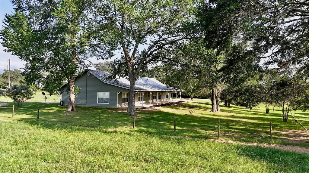 3545 E I 10 Frontage Road Schulenburg TX 78956