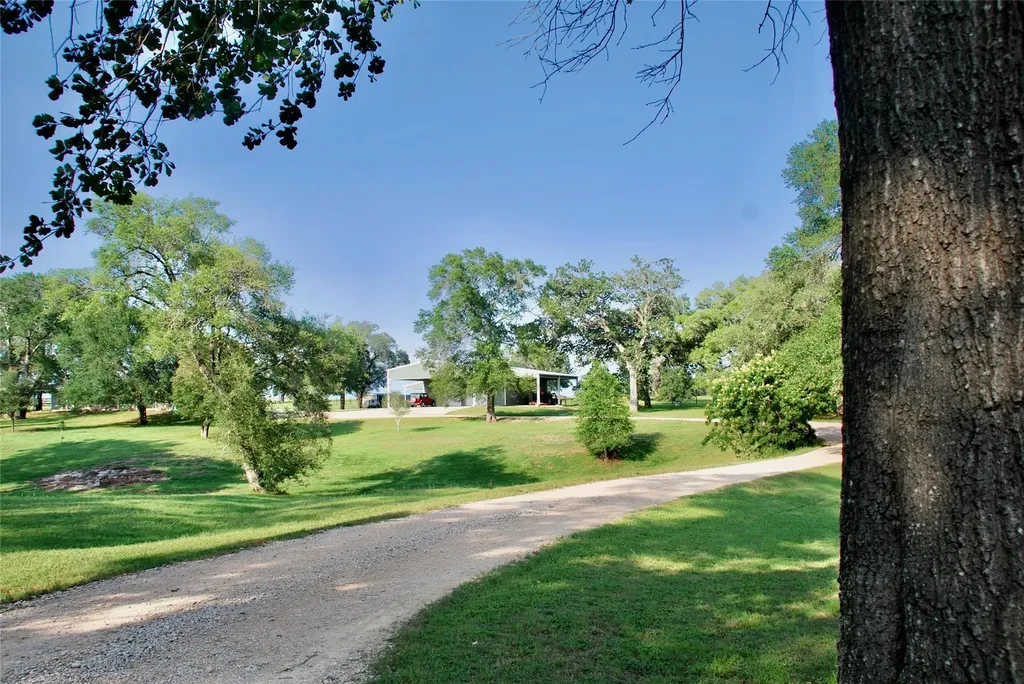3545 E I 10 Frontage Road Schulenburg TX 78956