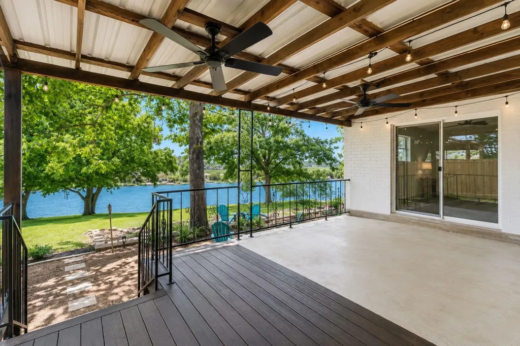 5032 River Oaks Drive Kingsland TX 78639