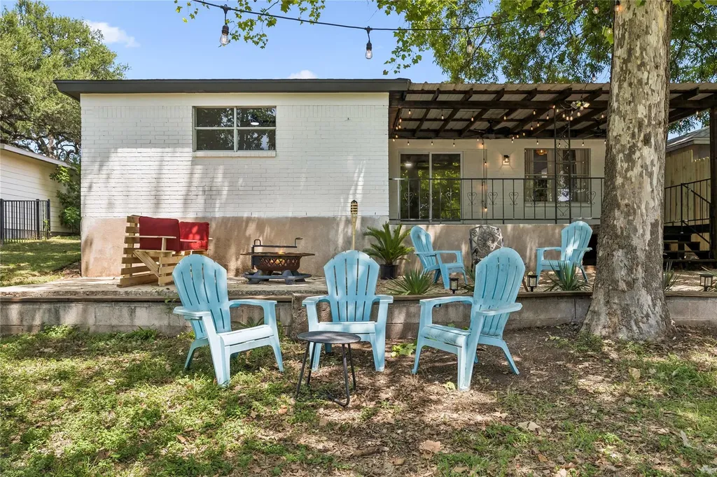 5032 River Oaks Drive Kingsland TX 78639