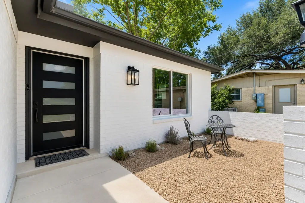 5032 River Oaks Drive Kingsland TX 78639