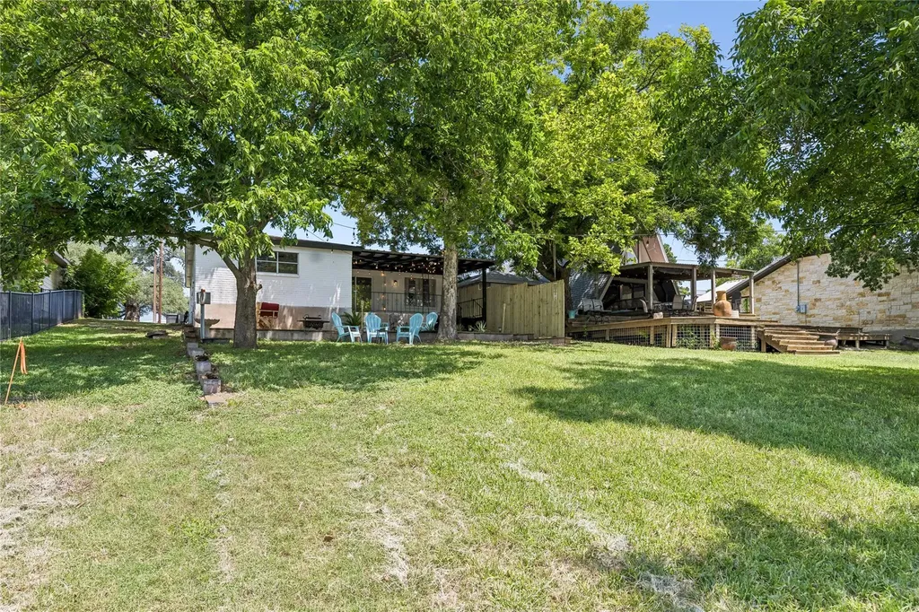 5032 River Oaks Drive Kingsland TX 78639