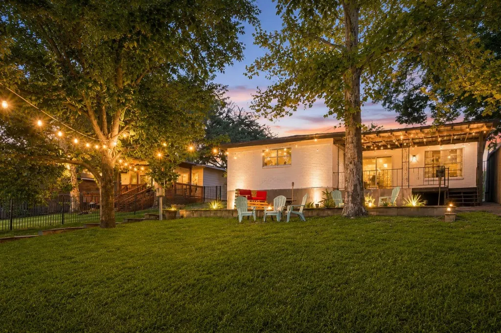 5032 River Oaks Drive Kingsland TX 78639