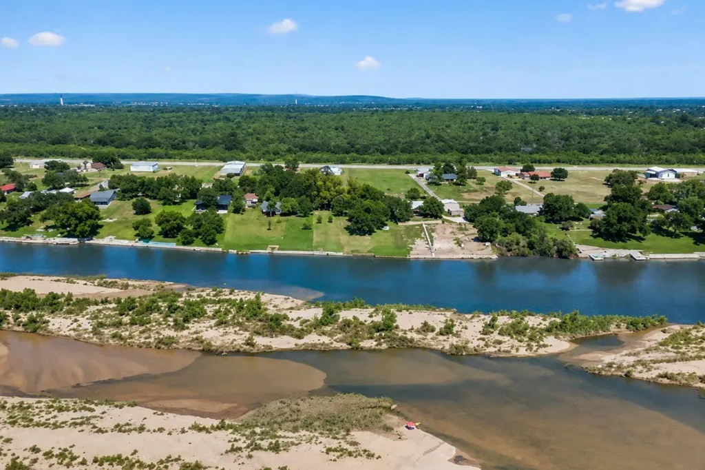 5032 River Oaks Drive Kingsland TX 78639