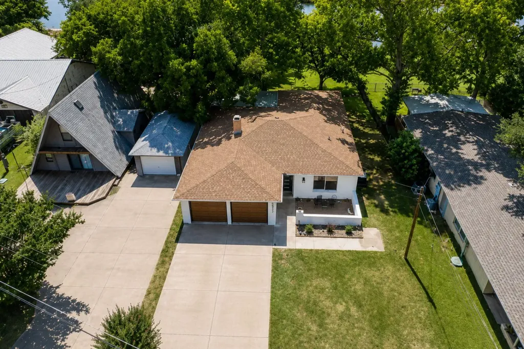 5032 River Oaks Drive Kingsland TX 78639