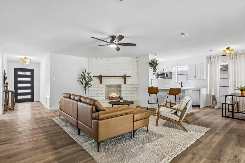 5032 River Oaks Drive Kingsland TX 78639
