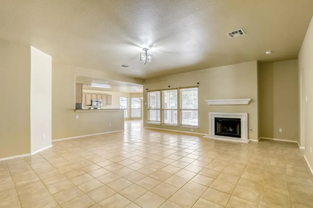 100 Antietam Trail Elgin TX 78621