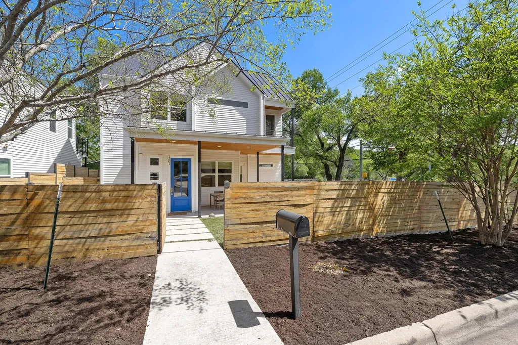 1201 Luna Street Austin TX 78721