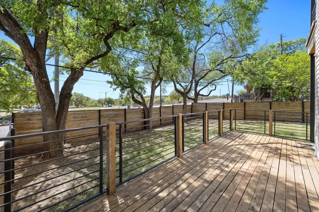 1201 Luna Street Austin TX 78721