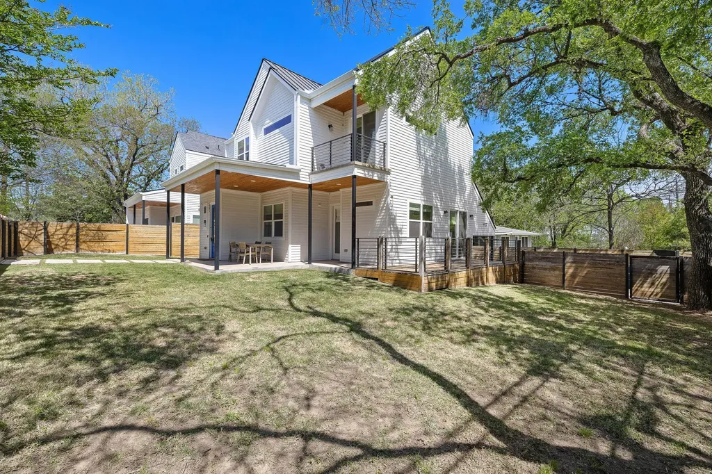 1201 Luna Street Austin TX 78721