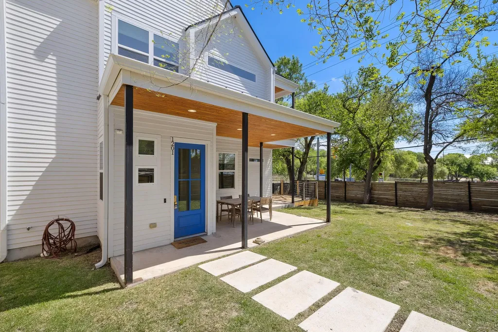 1201 Luna Street Austin TX 78721