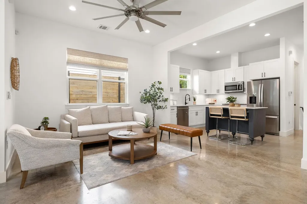 1201 Luna Street Austin TX 78721