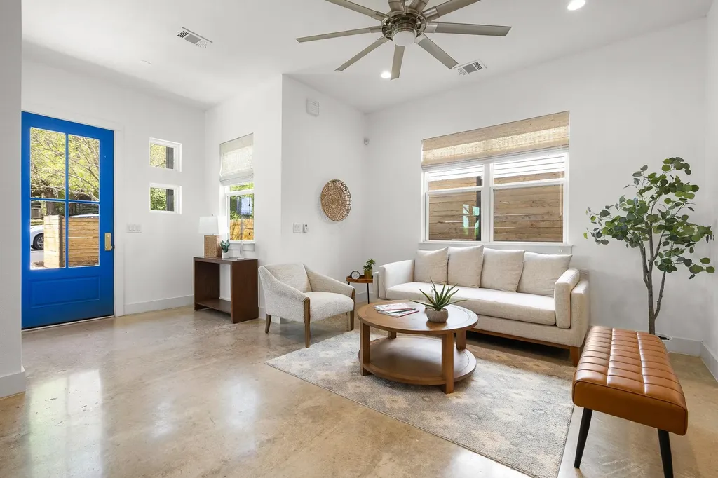1201 Luna Street Austin TX 78721