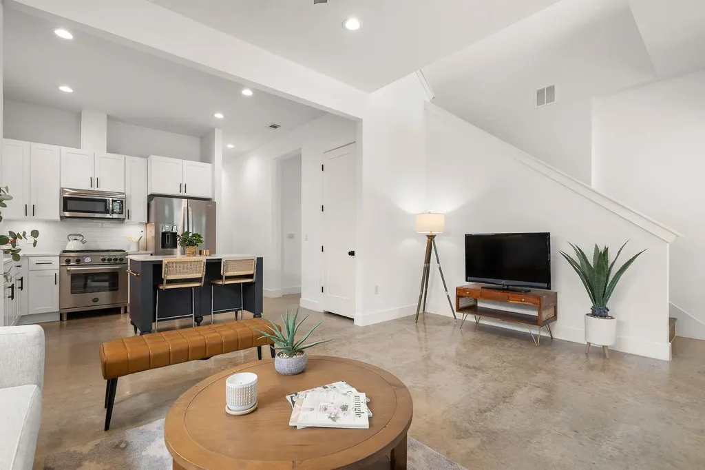 1201 Luna Street Austin TX 78721