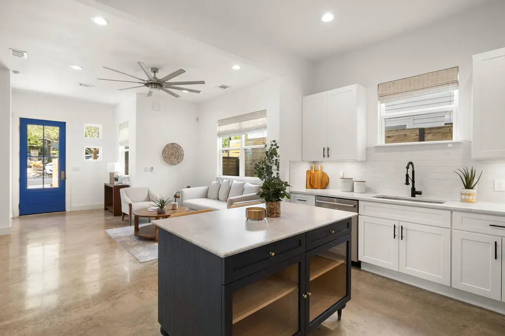1201 Luna Street Austin TX 78721