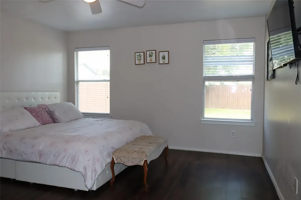 1910 Muscovy Cove Taylor TX 76574