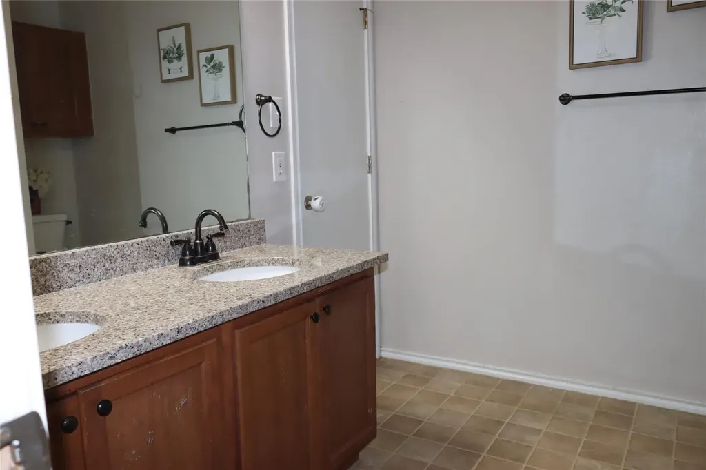 1910 Muscovy Cove Taylor TX 76574
