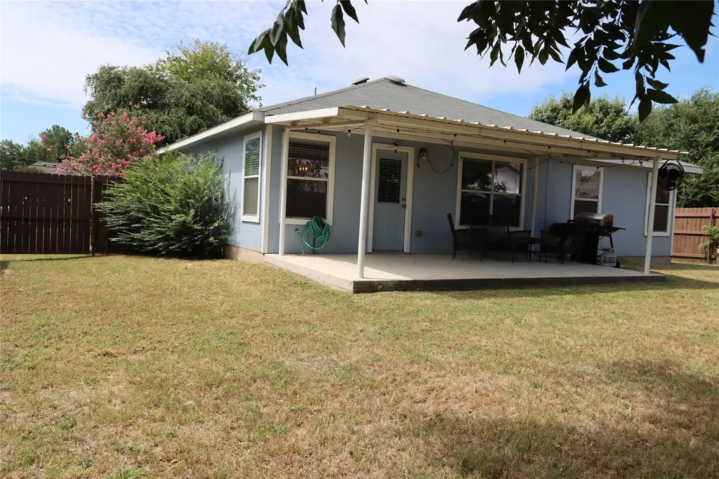 1910 Muscovy Cove Taylor TX 76574