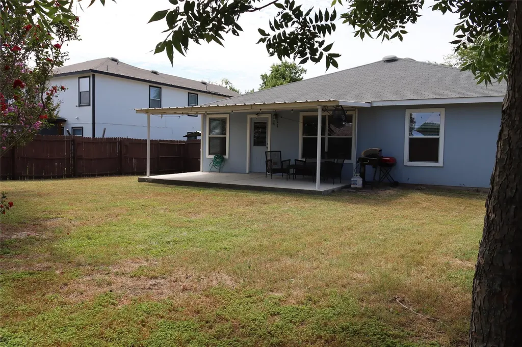 1910 Muscovy Cove Taylor TX 76574