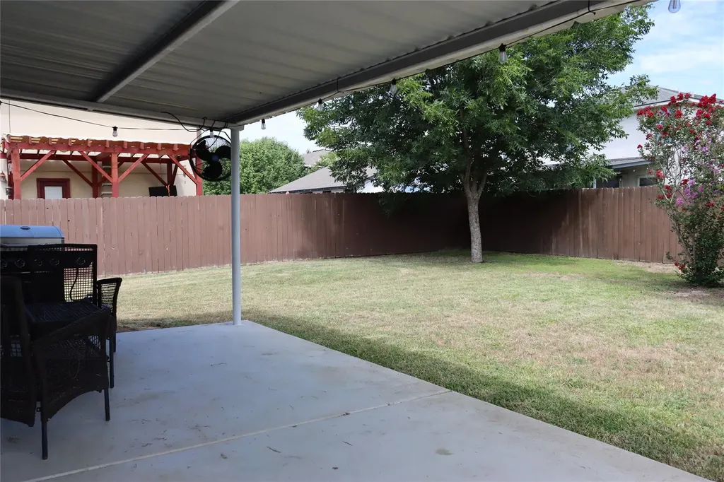 1910 Muscovy Cove Taylor TX 76574