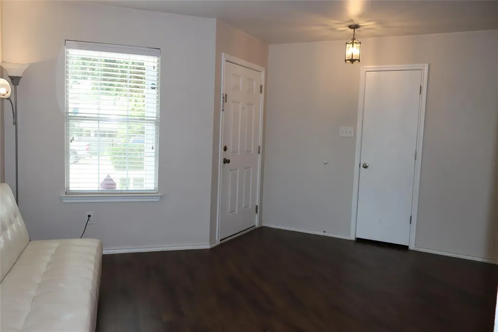 1910 Muscovy Cove Taylor TX 76574