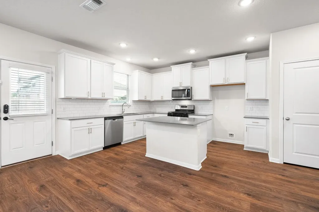 195 White Horses Drive Kyle TX 78640